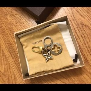 sold)LV Louis Vuitton 
bag charm
